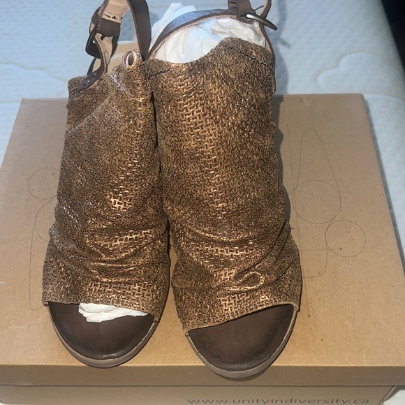 Unity in Diversity Fritia Peep toe slingback in Bronze - Picture 2 of 5